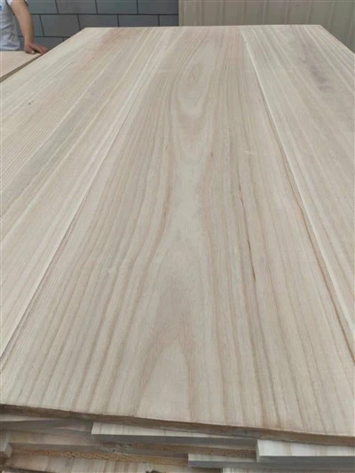 Madera ligera de Paulownia.